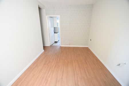 Sala de apartamento à venda com 3 quartos, 80m² em Vila Iza, Campinas