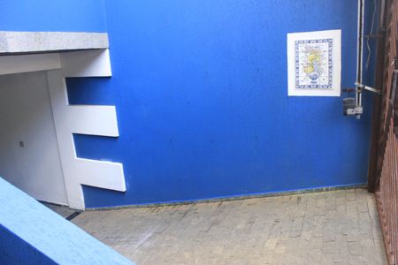 Casa à venda com 230m², 4 quartos e 6 vagasFachada interna do imóvel