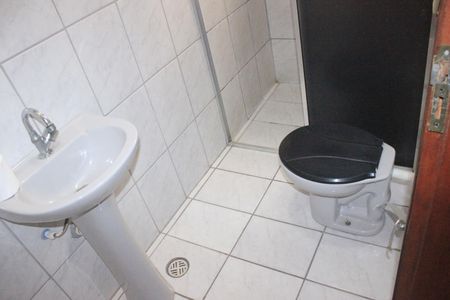 Casa à venda com 230m², 4 quartos e 6 vagasBanheiro da 2ª Suíte