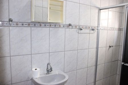 Casa à venda com 230m², 4 quartos e 6 vagasBanheiro da 2ª Suíte