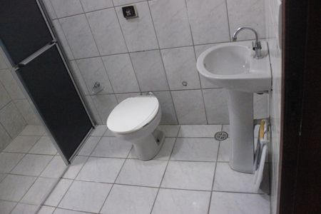 Casa à venda com 230m², 4 quartos e 6 vagasBanheiro da Varanda da 1ª Suíte