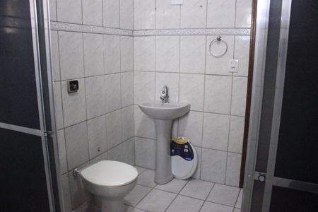 Casa à venda com 230m², 4 quartos e 6 vagasBanheiro da Varanda da 1ª Suíte