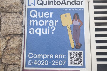 Casa à venda com 205m², 3 quartos e 3 vagas Casa à venda com 205m², 3 quartos e 3 vagasPlaca