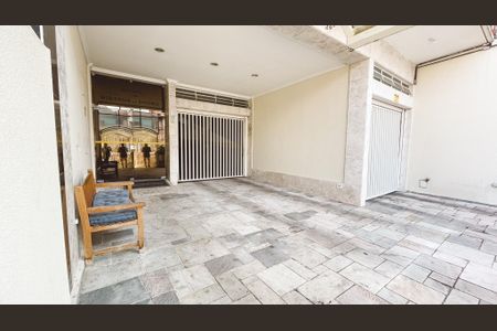 Apartamento à venda com 90m², 3 quartos e 1 vaga Apartamento à venda com 90m², 3 quartos e 1 vagaEntrada