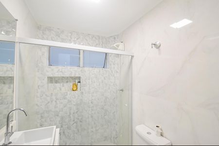 Apartamento à venda com 64m², 2 quartos e 1 vaga Apartamento à venda com 64m², 2 quartos e 1 vagaBanheiro