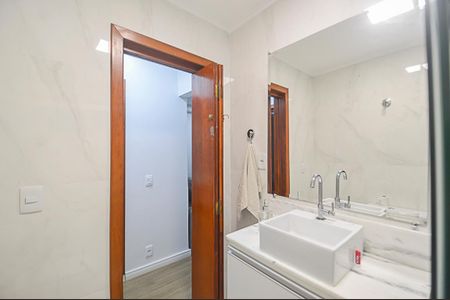 Apartamento à venda com 64m², 2 quartos e 1 vaga Apartamento à venda com 64m², 2 quartos e 1 vagaBanheiro