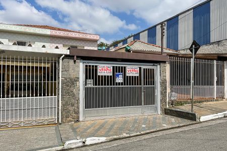 Casa à venda com 200m², 3 quartos e 4 vagasFachada + plaquinha