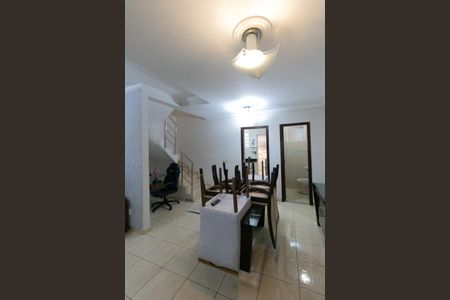 Casa de condomínio à venda com 117m², 2 quartos e 3 vagas Casa de condomínio à venda com 117m², 2 quartos e 3 vagasSala