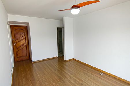 Apartamento à venda com 67m², 2 quartos e 1 vagaSala