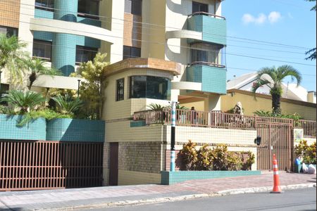 Apartamento à venda com 97m², 3 quartos e 2 vagasFachada e portaria