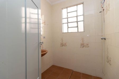 Casa à venda com 170m², 2 quartos e 2 vagas Casa à venda com 170m², 2 quartos e 2 vagasBanheiro Social