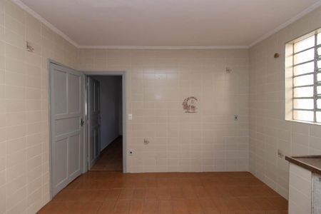 Casa à venda com 170m², 2 quartos e 2 vagas Casa à venda com 170m², 2 quartos e 2 vagasCozinha