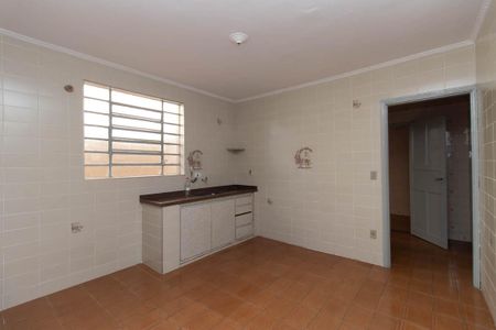 Casa à venda com 170m², 2 quartos e 2 vagas Casa à venda com 170m², 2 quartos e 2 vagasCozinha