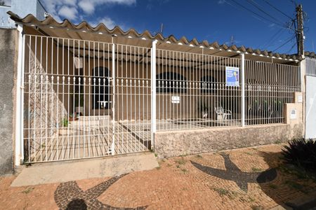 Casa à venda com 160m², 2 quartos e 1 vagaFachada