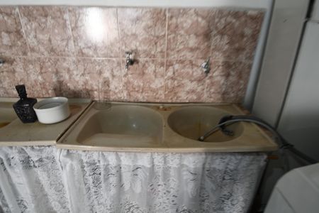 Casa à venda com 160m², 2 quartos e 1 vagaÁrea de Serviço