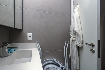 Apartamento à venda com 54m², 2 quartos e 1 vaga Apartamento à venda com 54m², 2 quartos e 1 vagaBanheiro da Suíte