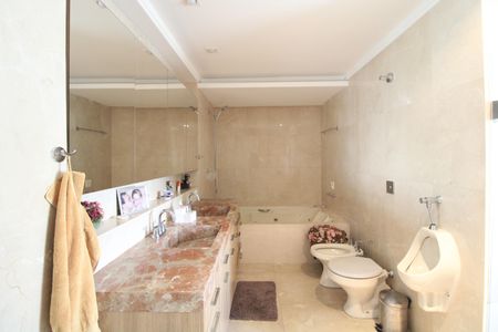 Apartamento para alugar com 280m², 4 quartos e 4 vagasBanheiro