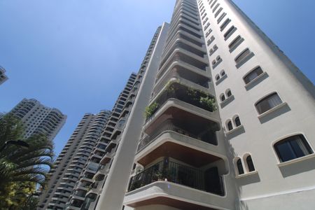 Apartamento para alugar com 280m², 4 quartos e 4 vagasFachada