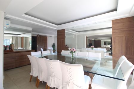 Apartamento para alugar com 280m², 4 quartos e 4 vagasSala