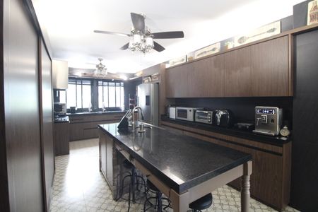 Apartamento para alugar com 280m², 4 quartos e 4 vagasCozinha