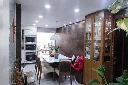 Apartamento à venda com 141m², 4 quartos e 1 vaga