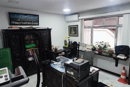 Apartamento à venda com 141m², 4 quartos e 1 vaga