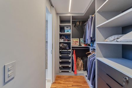 Casa de condomínio à venda com 630m², 4 quartos e 4 vagas