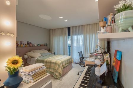 Casa de condomínio à venda com 630m², 4 quartos e 4 vagas