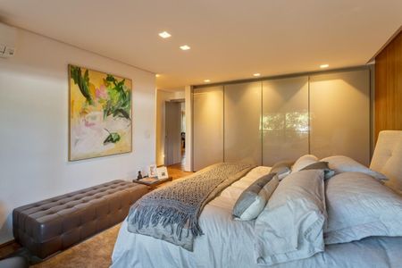 Casa de condomínio à venda com 630m², 4 quartos e 4 vagas