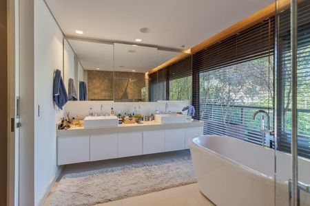 Casa de condomínio à venda com 630m², 4 quartos e 4 vagas