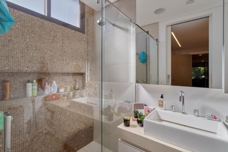 Casa de condomínio à venda com 630m², 4 quartos e 4 vagas