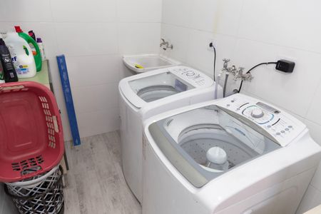 Casa à venda com 367m², 3 quartos e 5 vagas Casa à venda com 367m², 3 quartos e 5 vagasÁrea de Serviço