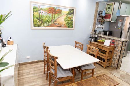 Casa à venda com 367m², 3 quartos e 5 vagas Casa à venda com 367m², 3 quartos e 5 vagasSala de Jantar