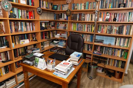 Casa à venda com 367m², 3 quartos e 5 vagas Casa à venda com 367m², 3 quartos e 5 vagasEscritório