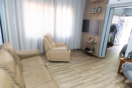 Casa à venda com 367m², 3 quartos e 5 vagas Casa à venda com 367m², 3 quartos e 5 vagasSala