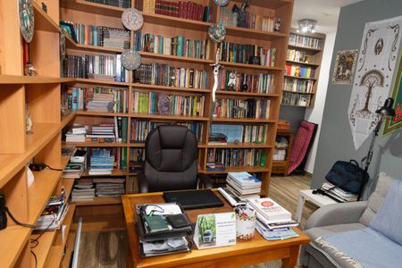 Casa à venda com 367m², 3 quartos e 5 vagas Casa à venda com 367m², 3 quartos e 5 vagasEscritório