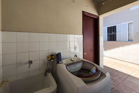 Casa à venda com 160m², 3 quartos e 6 vagas Casa à venda com 160m², 3 quartos e 6 vagasÁrea de Serviço