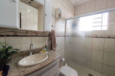 Casa à venda com 160m², 3 quartos e 6 vagas Casa à venda com 160m², 3 quartos e 6 vagasBanheiro Social
