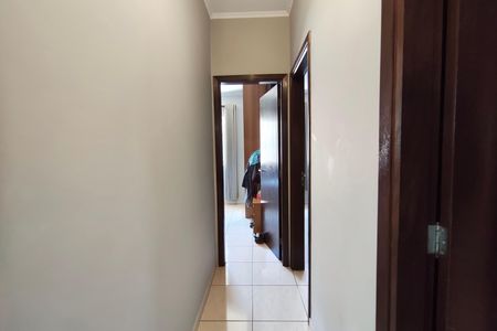Casa à venda com 160m², 3 quartos e 6 vagas Casa à venda com 160m², 3 quartos e 6 vagasCorredor - Quartos
