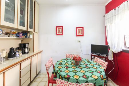 Casa à venda com 858m², 4 quartos e 4 vagas Casa à venda com 858m², 4 quartos e 4 vagasCopa