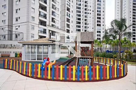 Apartamento à venda com 120m², 2 quartos e 2 vagas Apartamento à venda com 120m², 2 quartos e 2 vagasÁrea comum - Playground