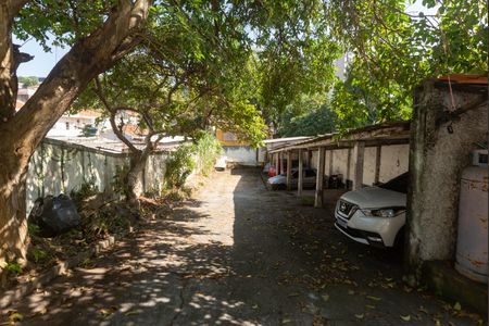 Casa à venda com 564m², 4 quartos e 16 vagas Casa à venda com 564m², 4 quartos e 16 vagasÁrea Externa