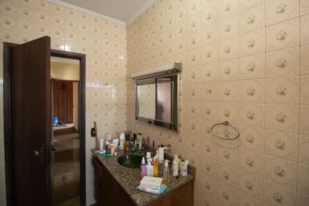 Casa à venda com 300m², 4 quartos e 6 vagas Casa à venda com 300m², 4 quartos e 6 vagasBanheiro 2