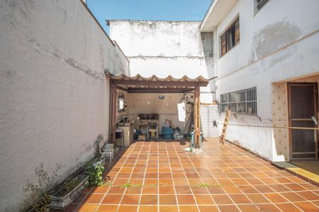 Casa à venda com 300m², 4 quartos e 6 vagas Casa à venda com 300m², 4 quartos e 6 vagasQuintal