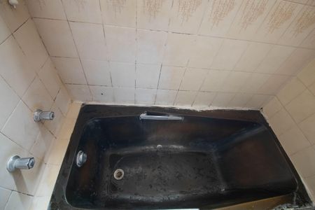 Casa à venda com 300m², 4 quartos e 6 vagas Casa à venda com 300m², 4 quartos e 6 vagasBanheiro 1