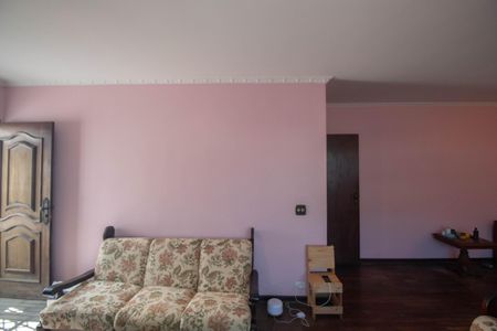 Casa à venda com 300m², 4 quartos e 6 vagas Casa à venda com 300m², 4 quartos e 6 vagasSala