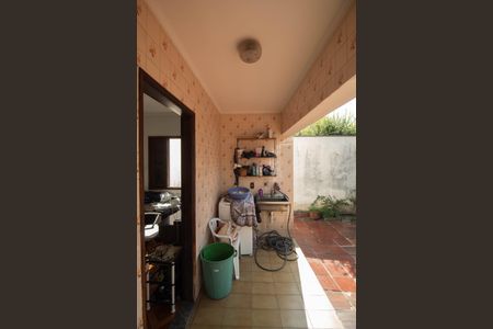 Casa à venda com 300m², 4 quartos e 6 vagas Casa à venda com 300m², 4 quartos e 6 vagasÁrea de Serviço