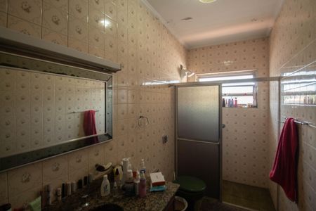 Casa à venda com 300m², 4 quartos e 6 vagas Casa à venda com 300m², 4 quartos e 6 vagasBanheiro 2