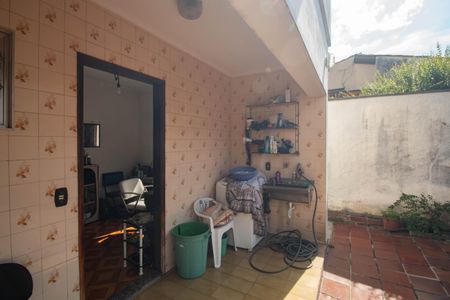 Casa à venda com 300m², 4 quartos e 6 vagas Casa à venda com 300m², 4 quartos e 6 vagasÁrea de Serviço