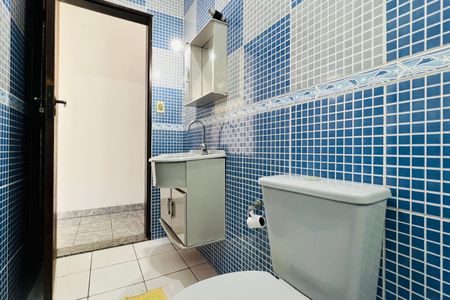 Casa à venda com 161m², 4 quartos e 2 vagasBanheiro 2